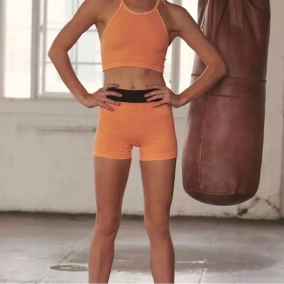 NWT Free people movement seamless shorts size M/L - Picture 1 of 2